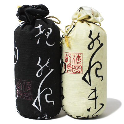 车德克（CEDEKE）中国字古韵酒瓶状净化除湿无纺布炭包2个装（黑白两色）