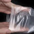 加厚透明一次性手套批发餐饮食品烘焙薄膜手套(默认 20只(0.6g/只）)第5张高清大图