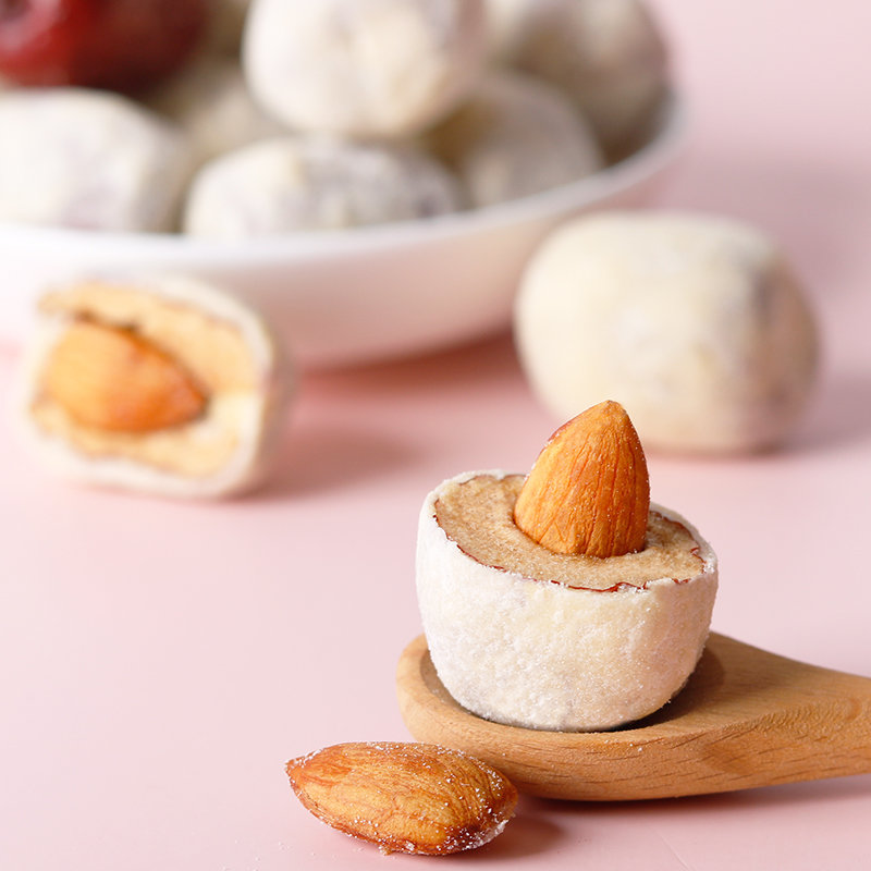 gdcrisp网红奶枣糖灰枣巴旦木杏仁夹心休闲零食小吃批发红枣食品坚果
