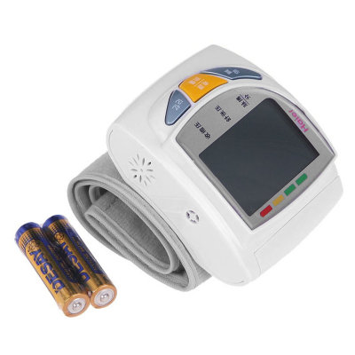 智能加压血压计推荐：海尔3003全自动腕式血压计