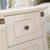 圣肯尼家具 简约美式卧室白色实木床头柜 桌子斗柜 床头储物柜 白色储物柜(仿古白 床头柜（小件不单卖）)第3张高清大图