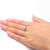 鸣钻国际  钻石戒指女 50分效果结婚求婚18K白金四爪钻石戒指第2张高清大图