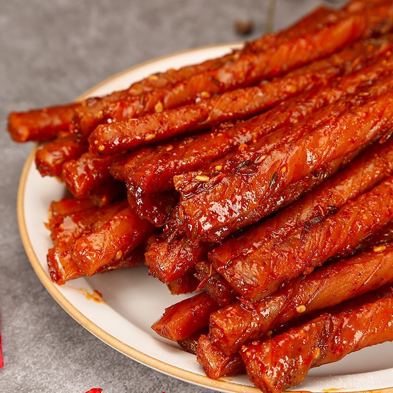 老式大辣片辣条麻辣零食儿时怀旧手撕网红休闲食品老小吃过年年货酒鬼